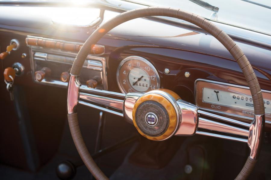 Панель приборов Lancia Aprilia Cabriolet Speciale 2 Posti (439.11844) 1946 года  (фото 17 из 20)